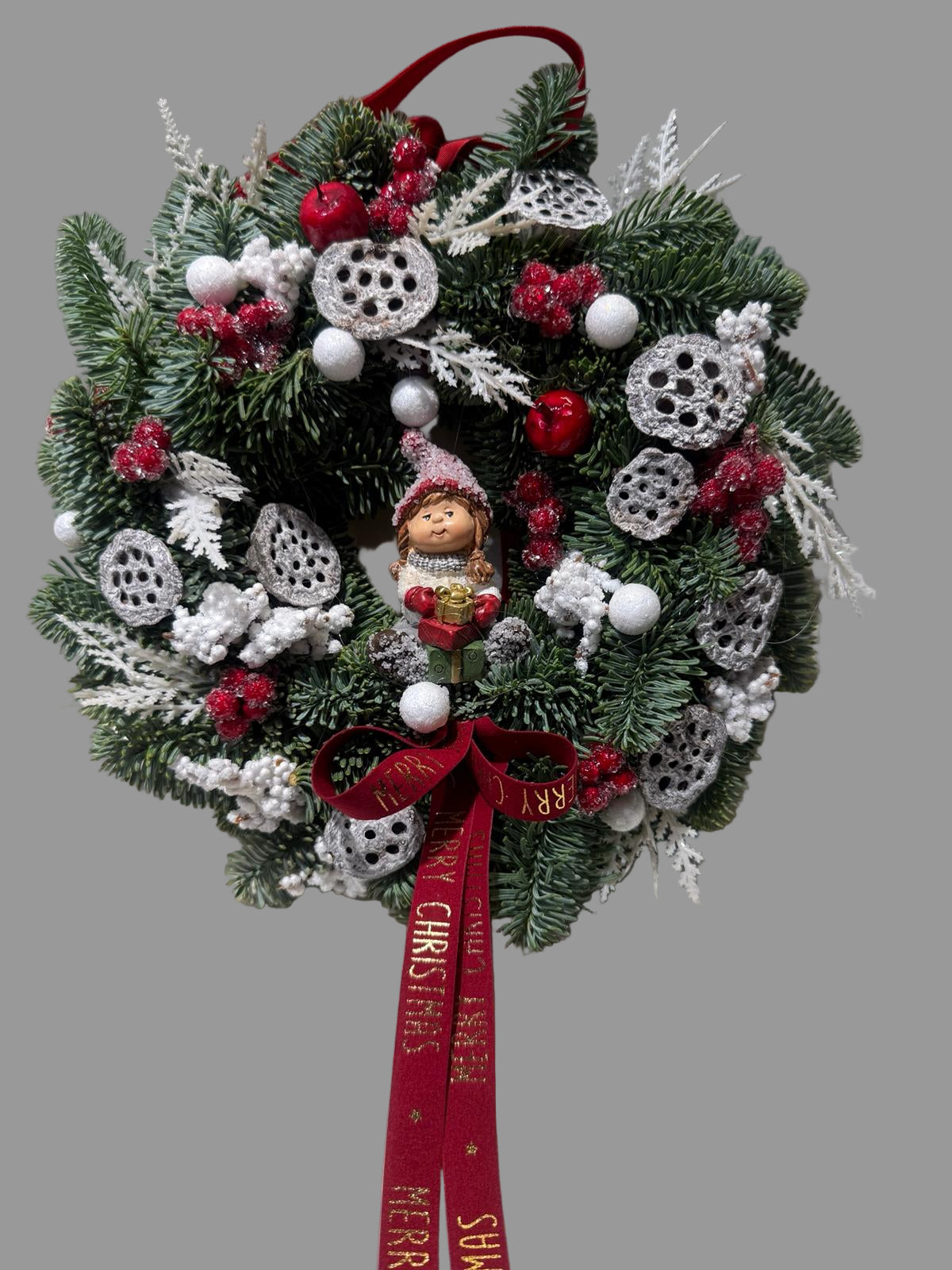 KOMPLET DEKLICA V SNEGU