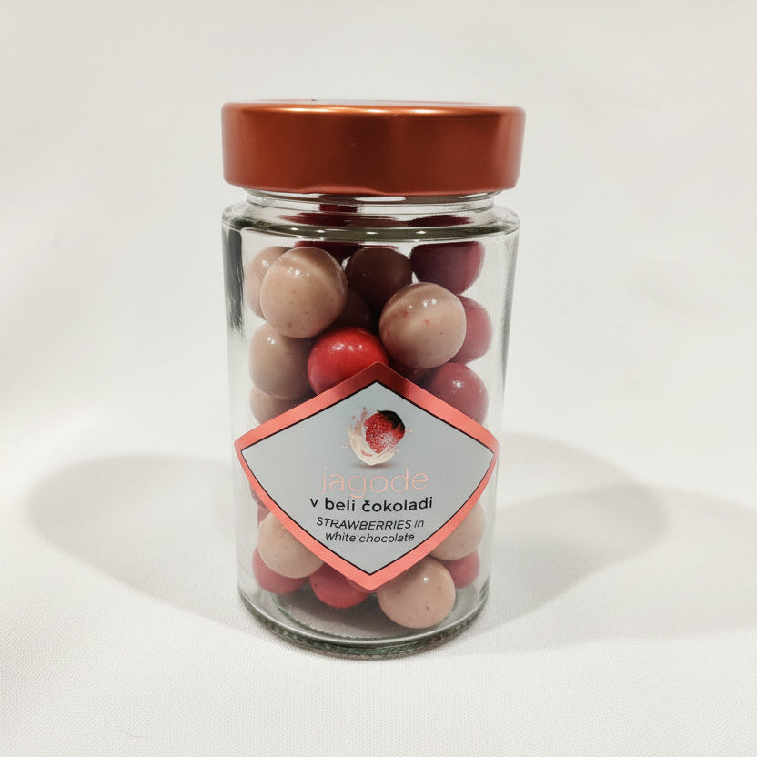 JAGODA V BELI ČOKOLADI
